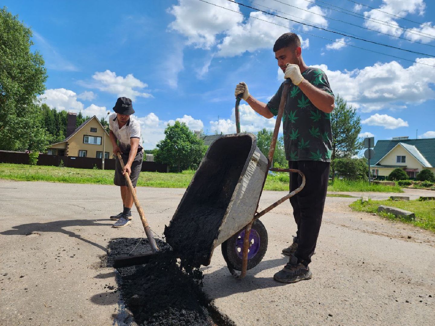можайск, можайский городской округ, подмосковье, ямочный ремонт, выездная администрация, просьбы жителей, власть, дороги, жители, итоги встречи с жителями,