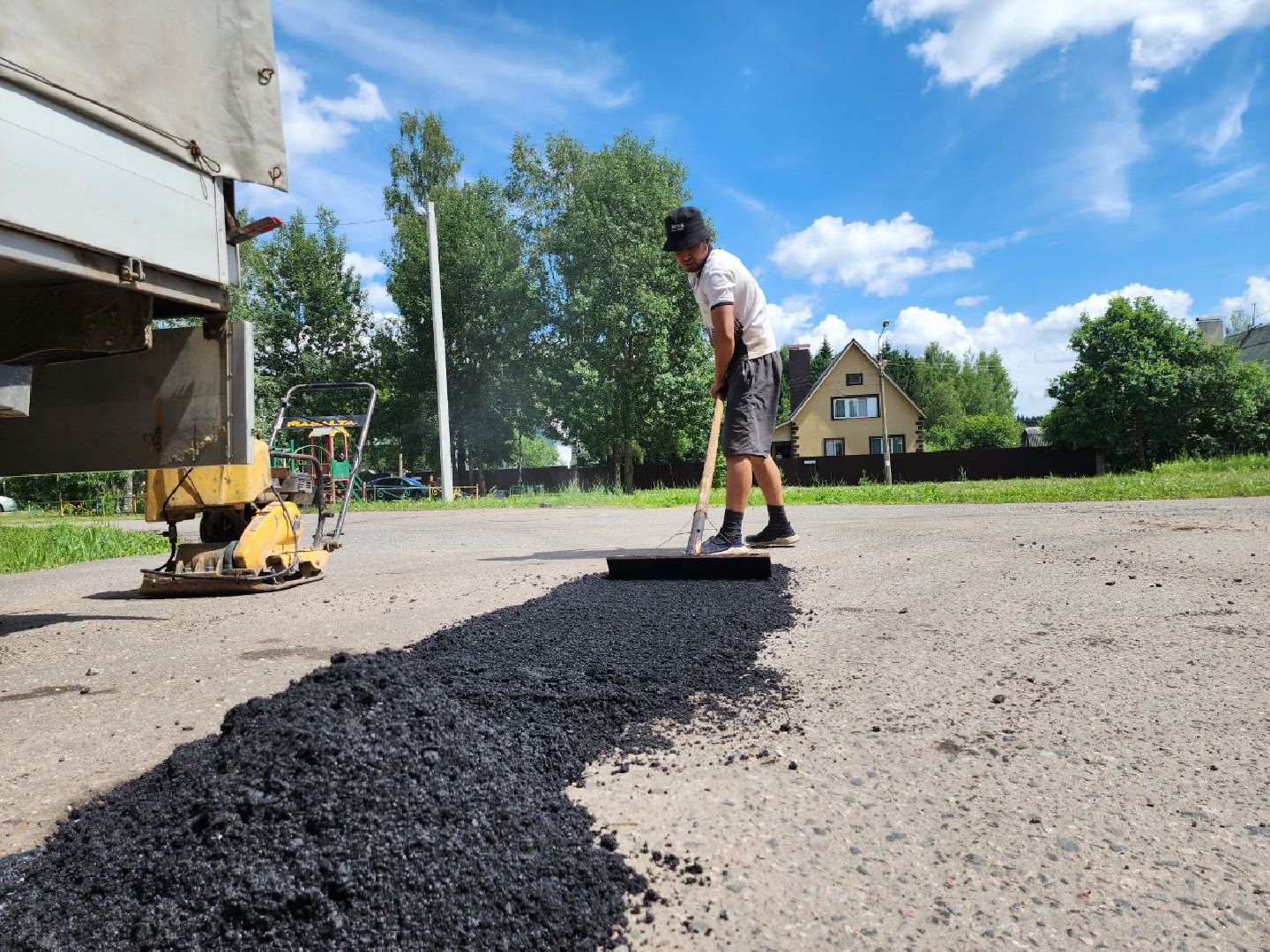 можайск, можайский городской округ, подмосковье, ямочный ремонт, выездная администрация, просьбы жителей, власть, дороги, жители, итоги встречи с жителями,