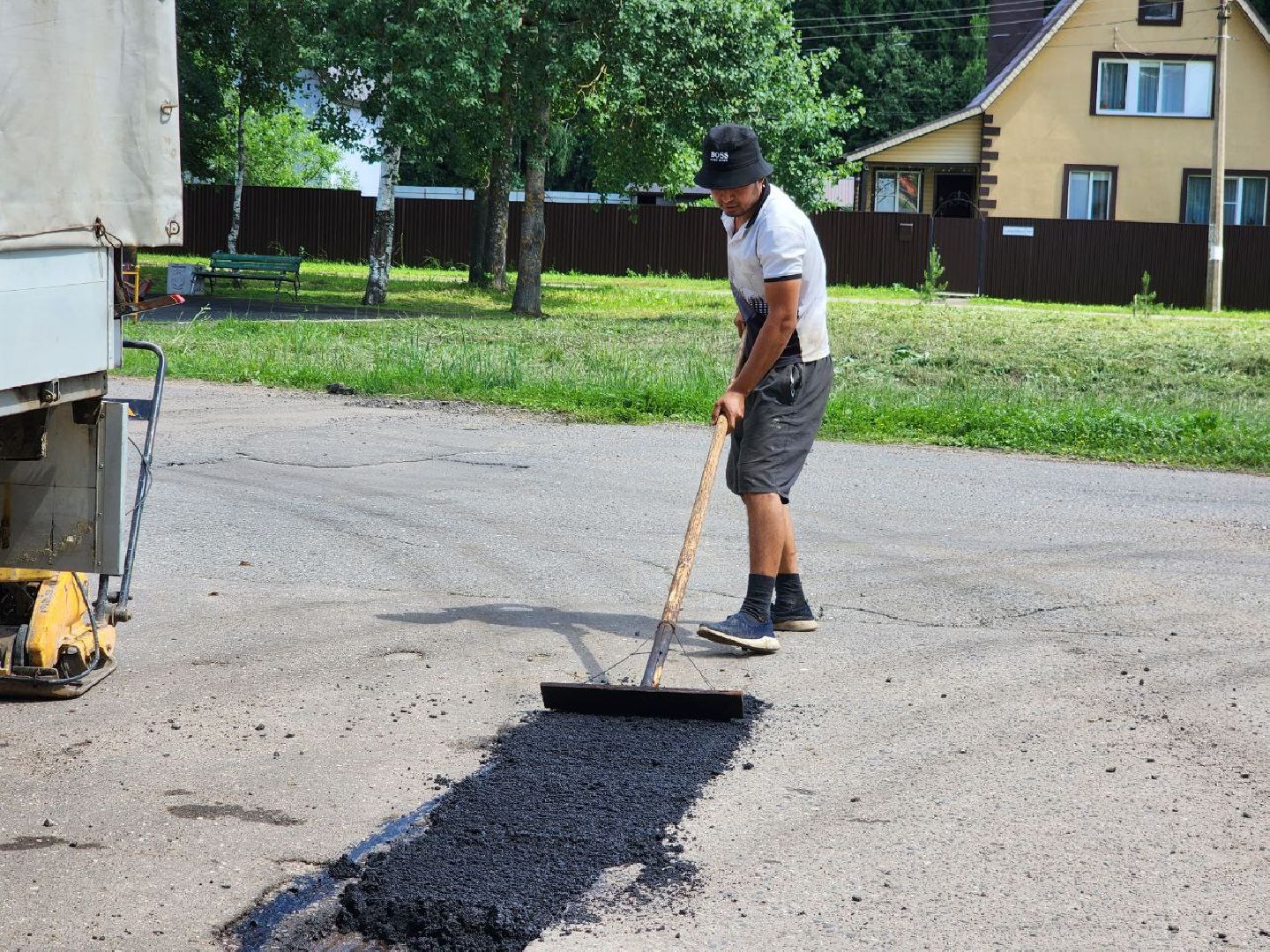 можайск, можайский городской округ, подмосковье, ямочный ремонт, выездная администрация, просьбы жителей, власть, дороги, жители, итоги встречи с жителями,