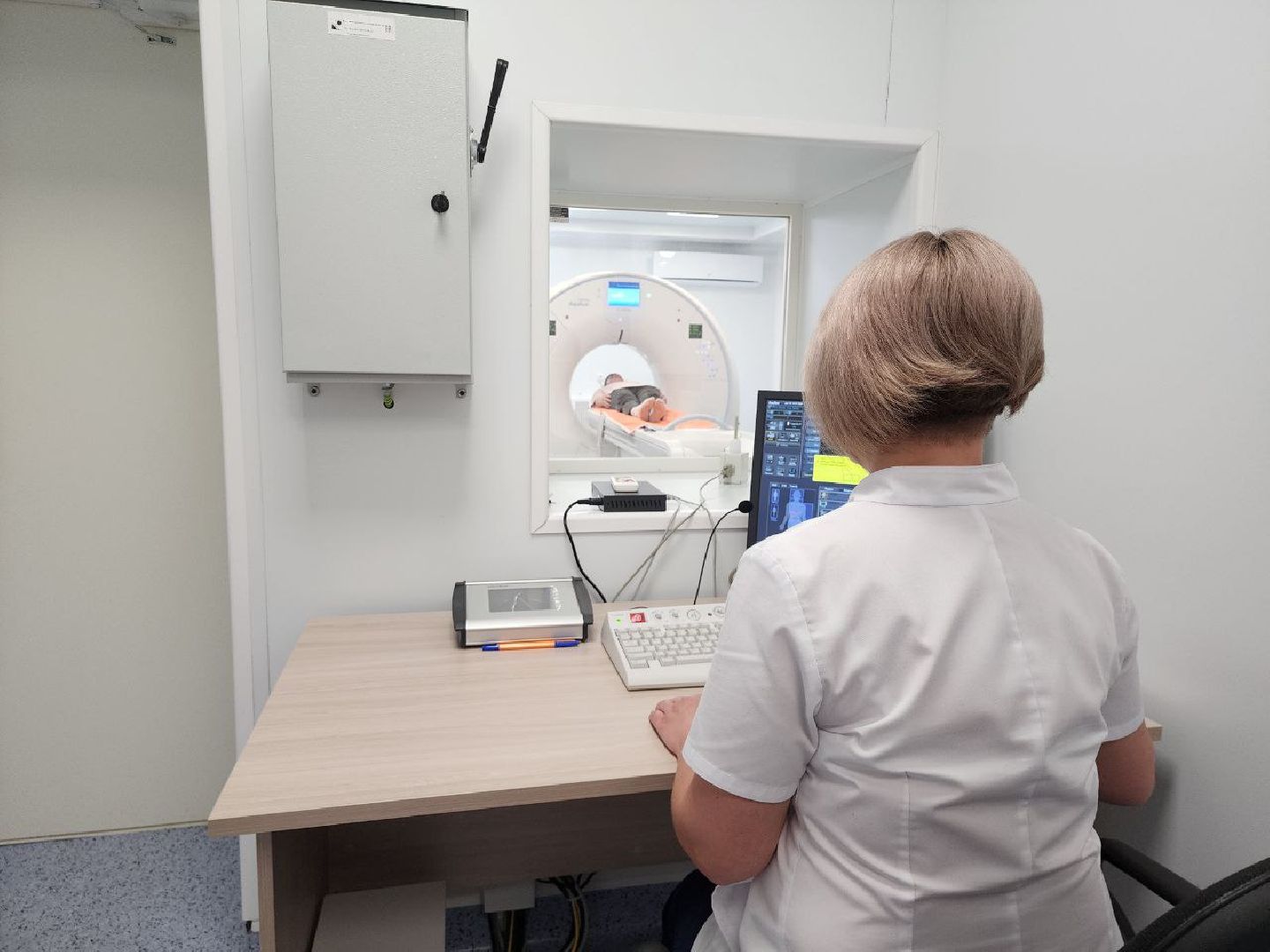 можайск, можайский городской округ, подмосковье, аппарат-кт, кабинет компьютерной томографии, новое медоборудование, тяжелое оборудование, обследования, больница, больные,