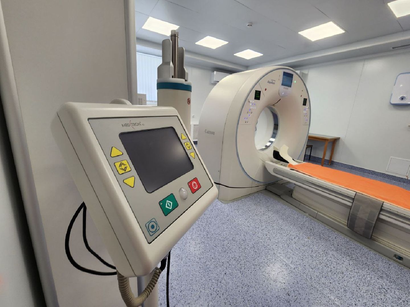 можайск, можайский городской округ, подмосковье, аппарат-кт, кабинет компьютерной томографии, новое медоборудование, тяжелое оборудование, обследования, больница, больные,