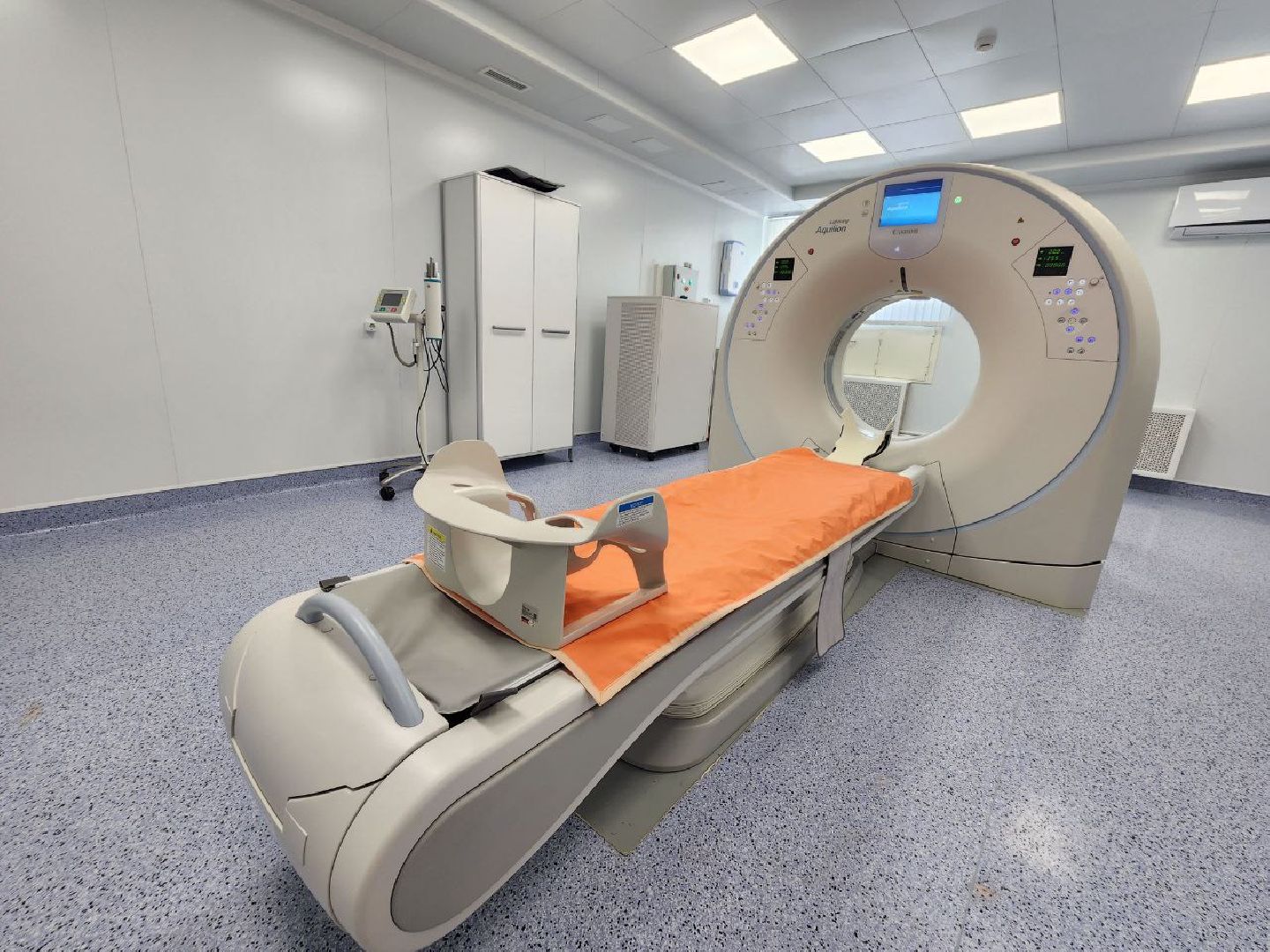 можайск, можайский городской округ, подмосковье, аппарат-кт, кабинет компьютерной томографии, новое медоборудование, тяжелое оборудование, обследования, больница, больные,