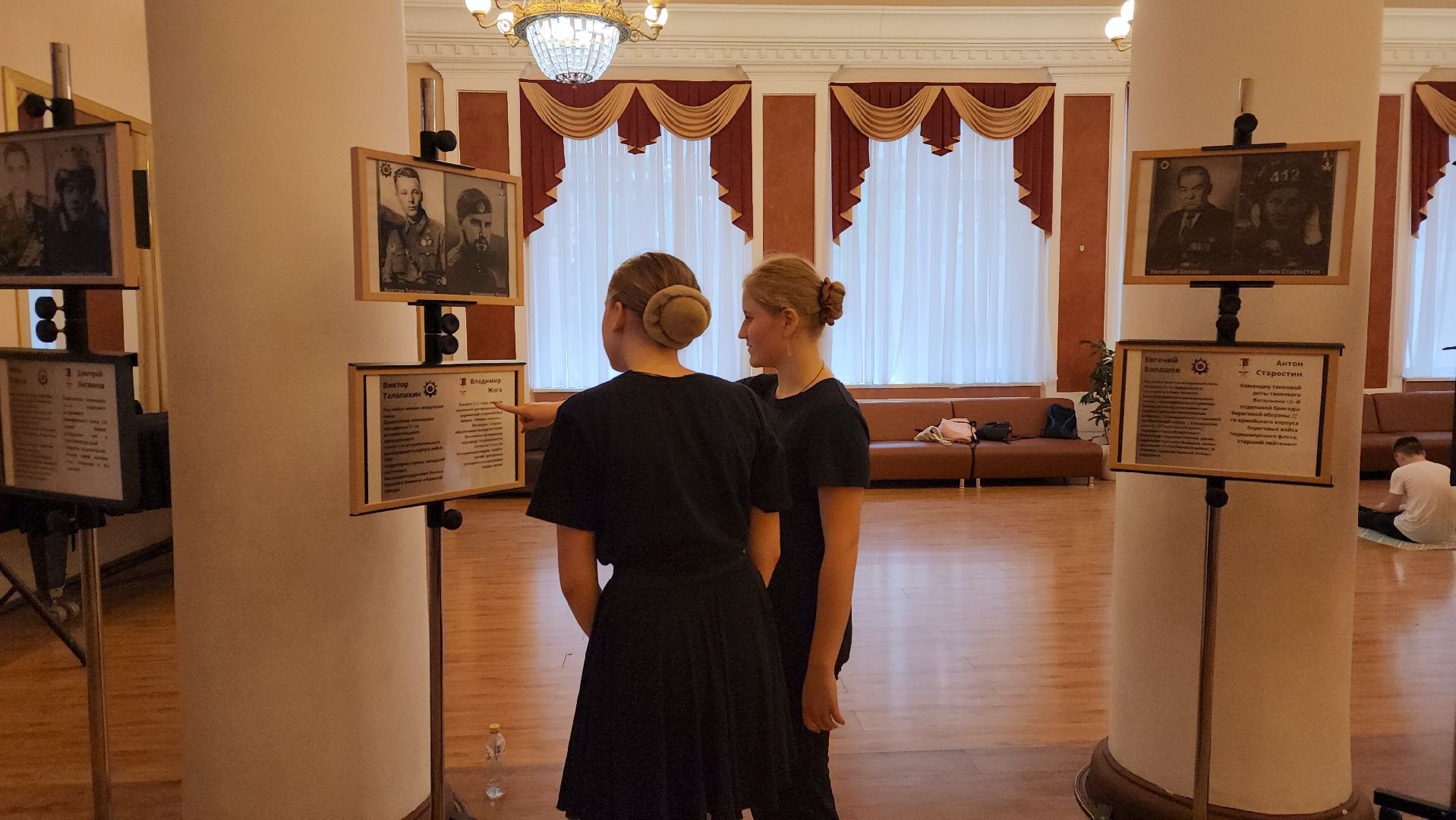 пушкино, экспозиция, герои великой отечественной войны, герои сво, фотовыставка,