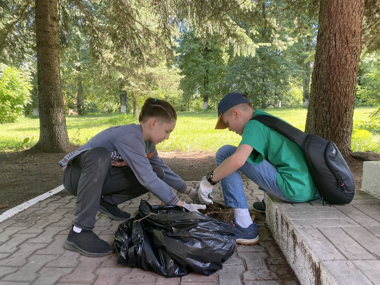 ЦВПВ, Домодедово, Подмосковье, день памяти и скорби, Уборка обелисков, Волонтеры, волонтеры подмосковья, уборка территории, Сохранение памятникво, Патриотизм,