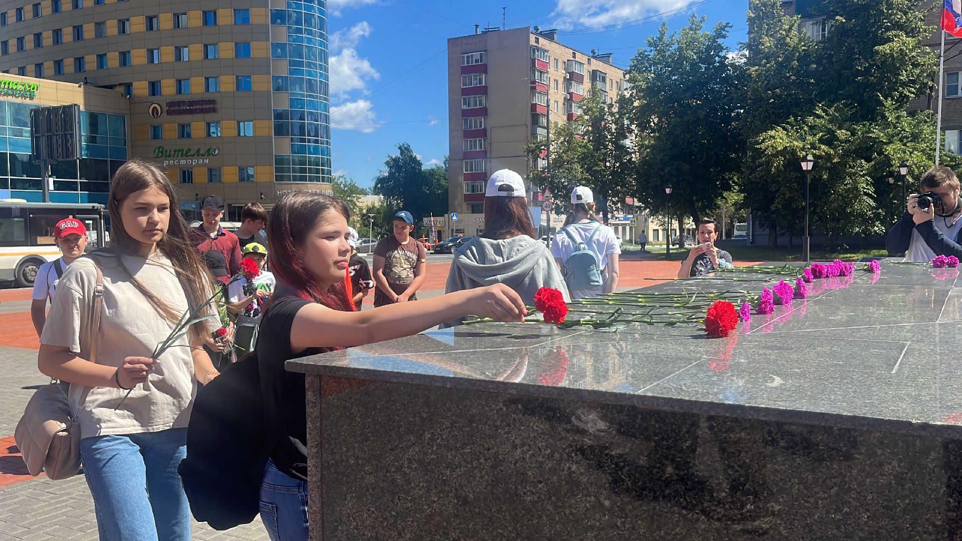 памятники, вечный огонь, мемориал, стела, экскурсии, экскурсия, экскурсии по историческим местам, школьники, дети,