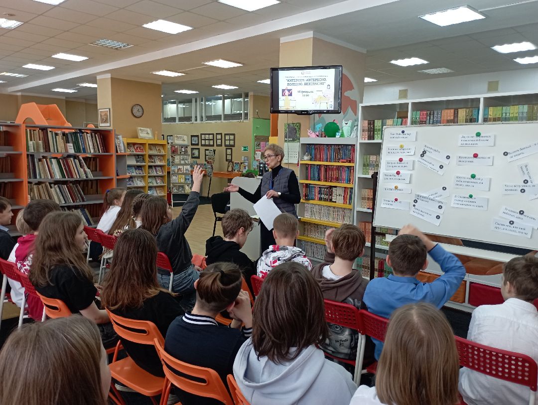 Дубна, общество