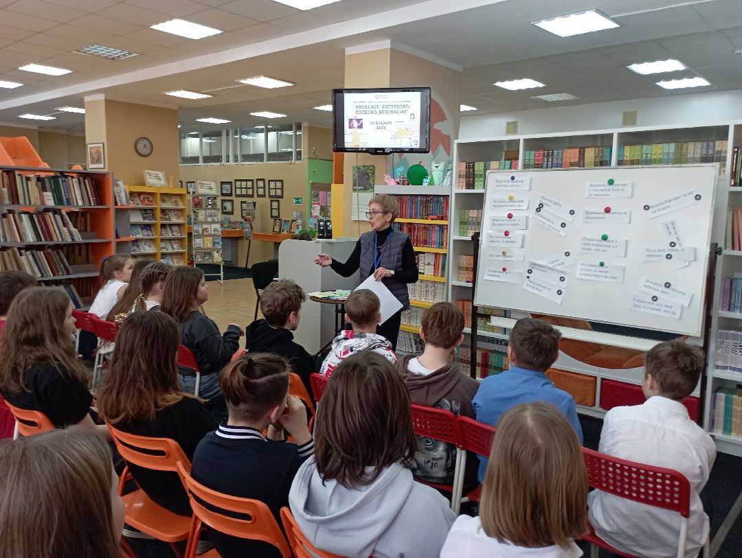 Дубна, общество