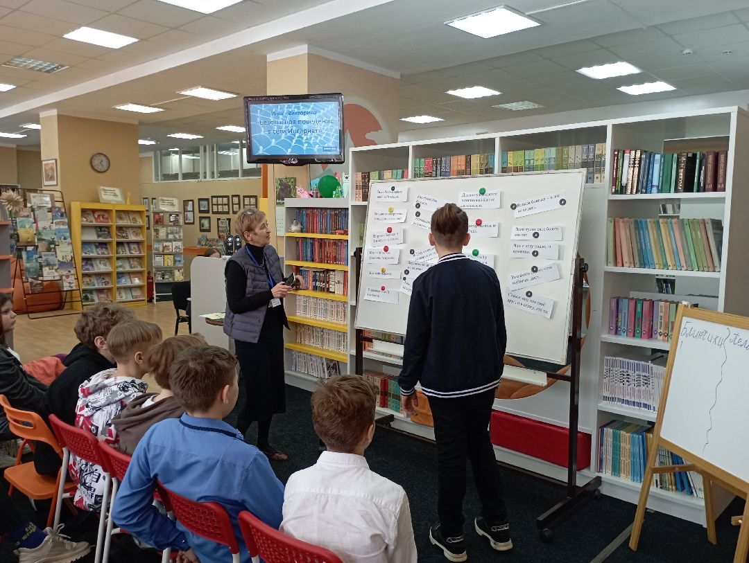 Дубна, общество