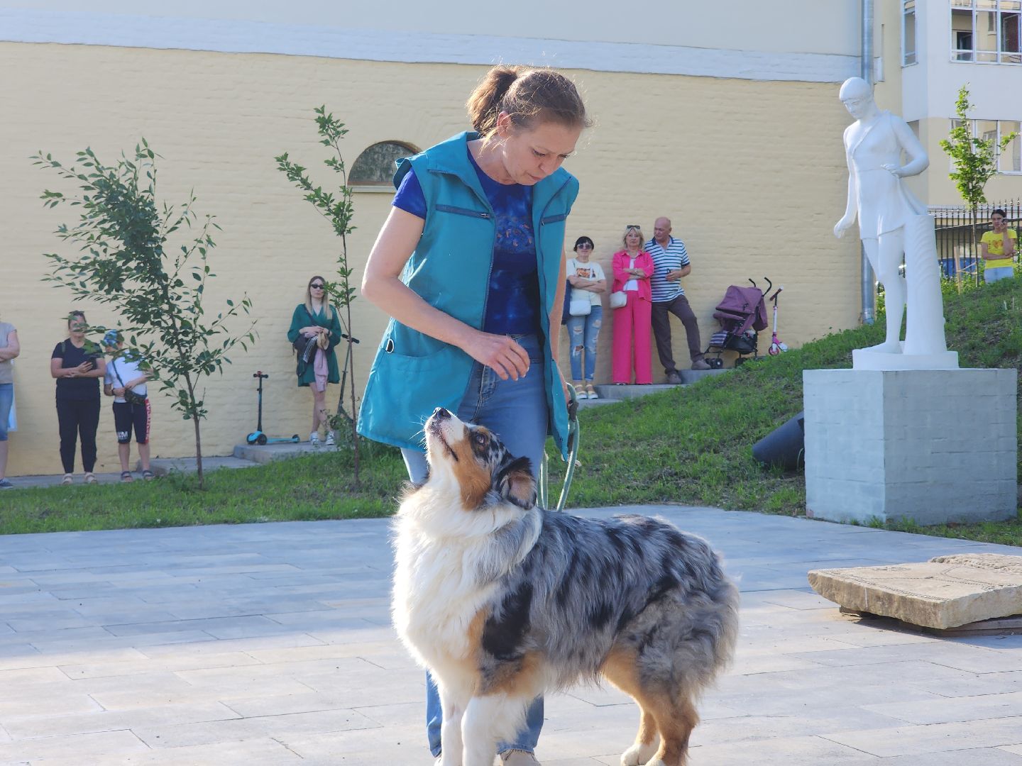 Звенигород, Общество,