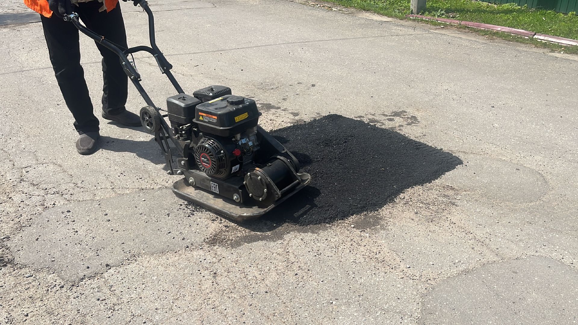 ямы, ямы на дорогах, ремонт, ремонт дорог, ремонт дороги, ямочный ремонт,