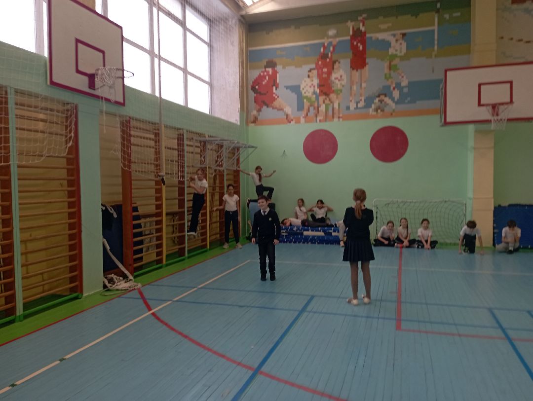 Дубна, общество