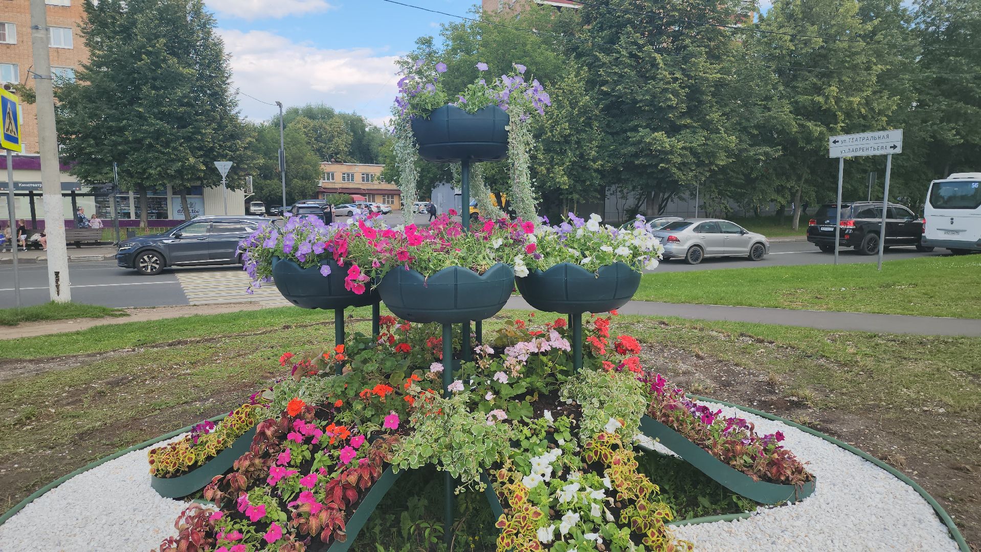 долгопрудный, владислав юдин, клумбы, кашпо, петуньи, дихондры,