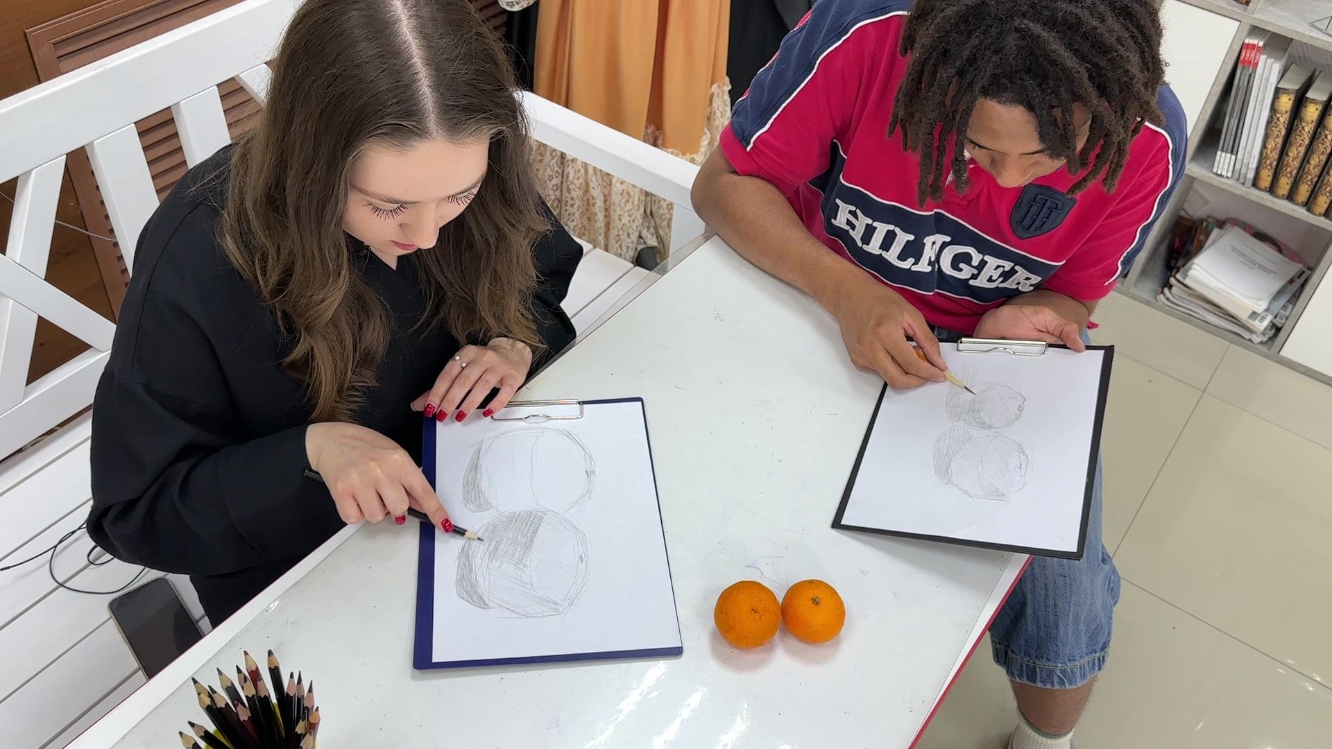 Реутов, библиотека, художник, картины, выставка, акварель, карандаш,