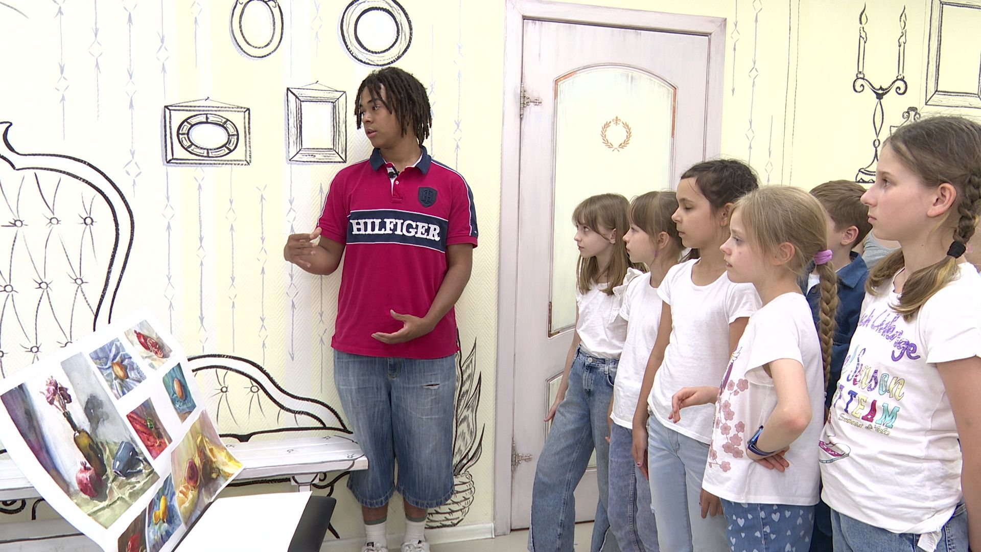 Реутов, библиотека, художник, картины, выставка, акварель, карандаш,