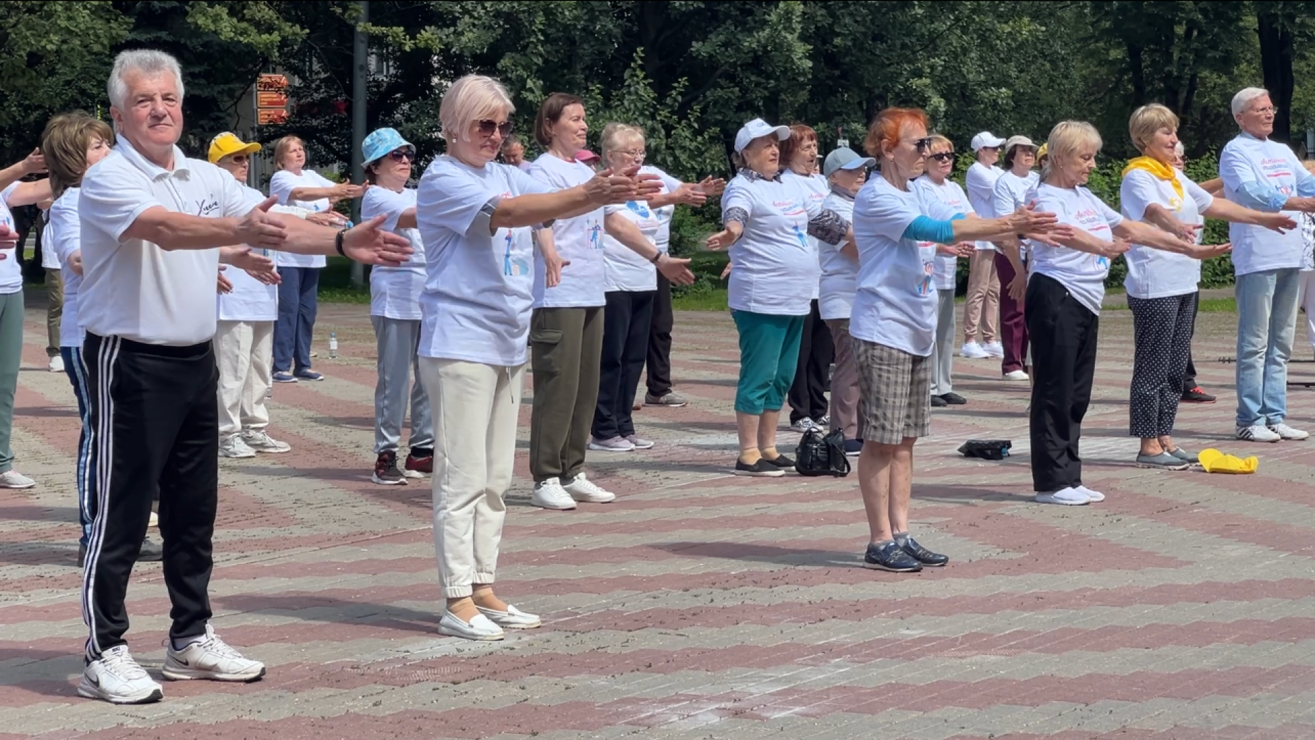 химки, спорт, активное долголетие, зарядка долголетов,