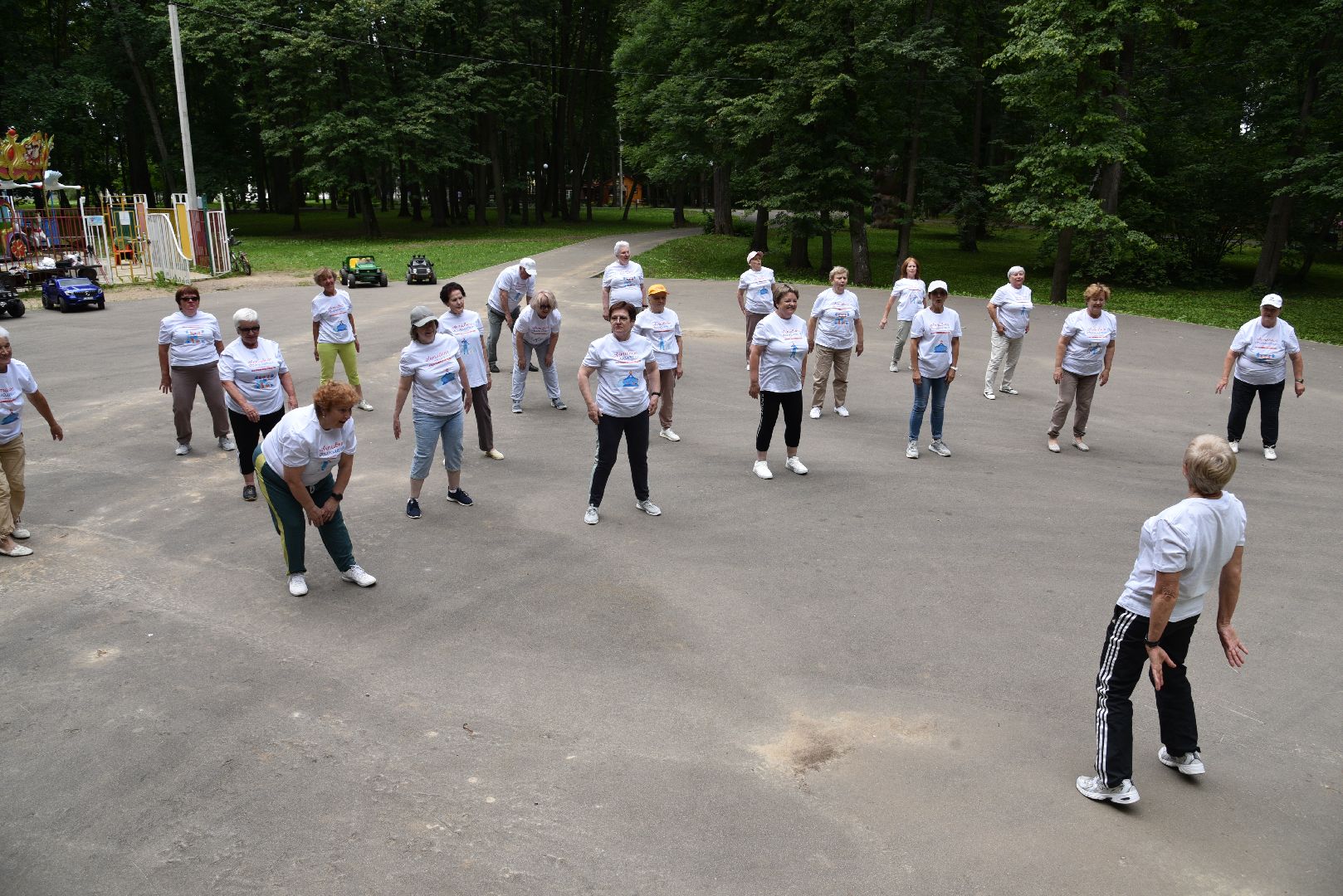лотошино, лотошинский парк, активное долголетие, зарядка долголетов, парки подмосковья,