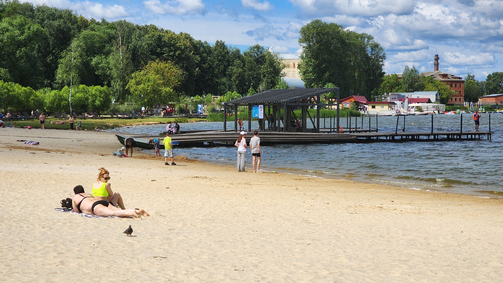 Солнечногорск, озеро сенеж, туризм, бассейн, пляжная зона,