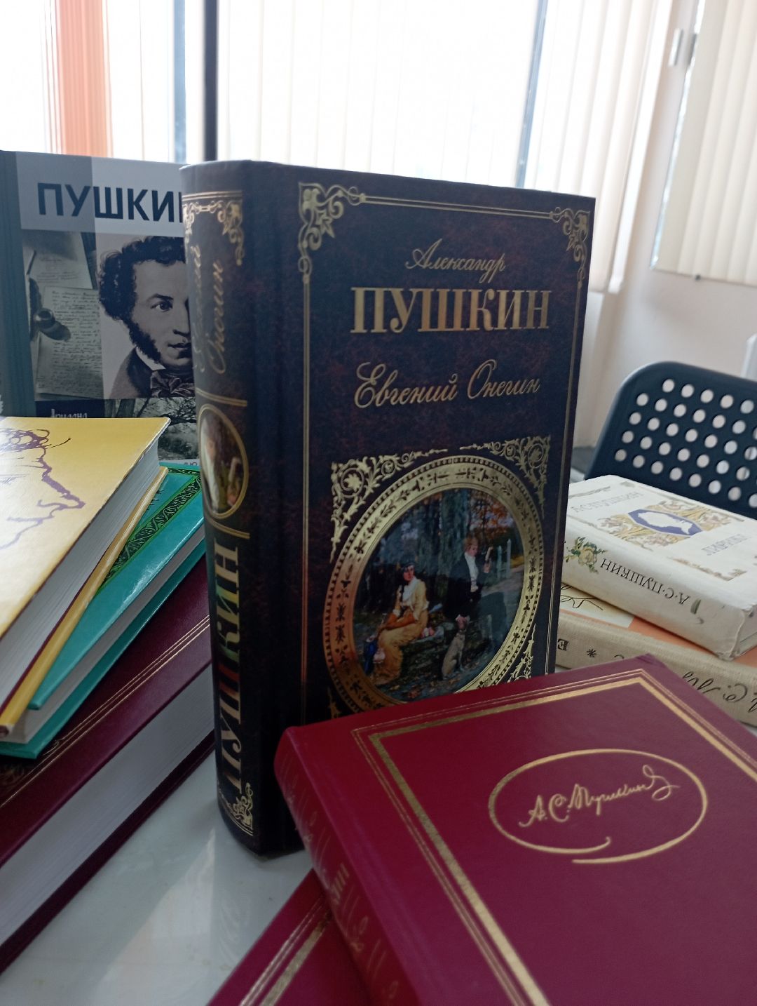 Дубна, общество