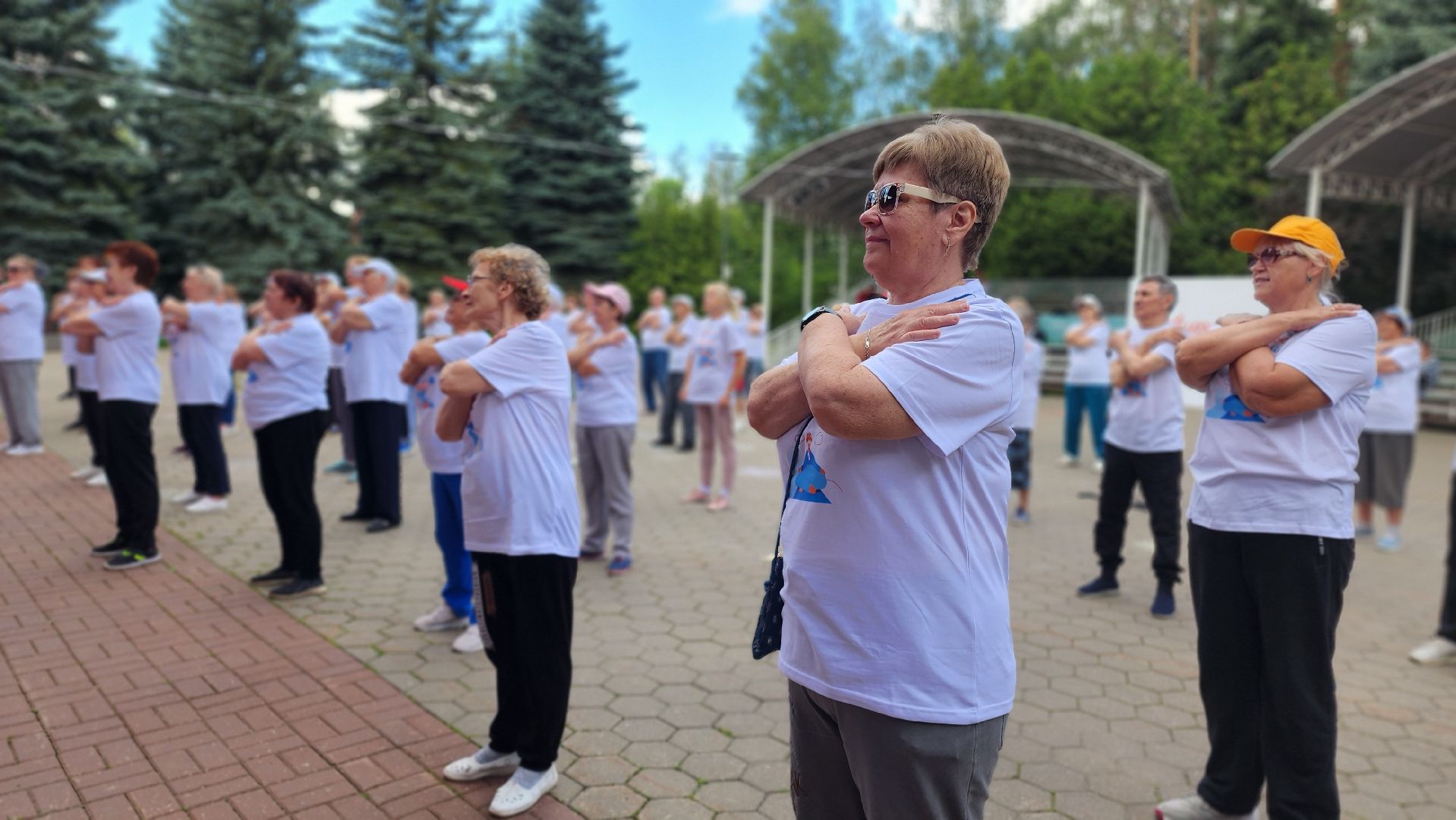 Активное долголетие, Домодедово, Подмосковье, чемпионка мира, чемпион мира по боксу, физическая активность, Зарядка, парк елочки, Бокс, рукопашный бой, Спорт, спорт в подмосковье,