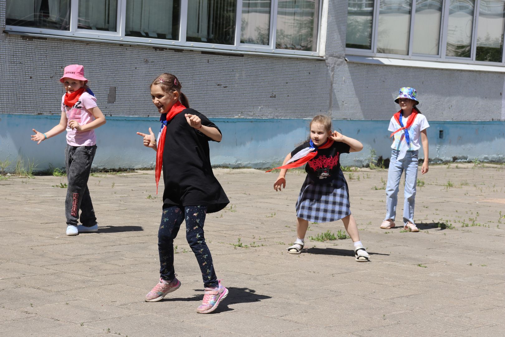 Ольга Мохова, андроник пак, лагерь литвиново, дзержинский, дети, питание,