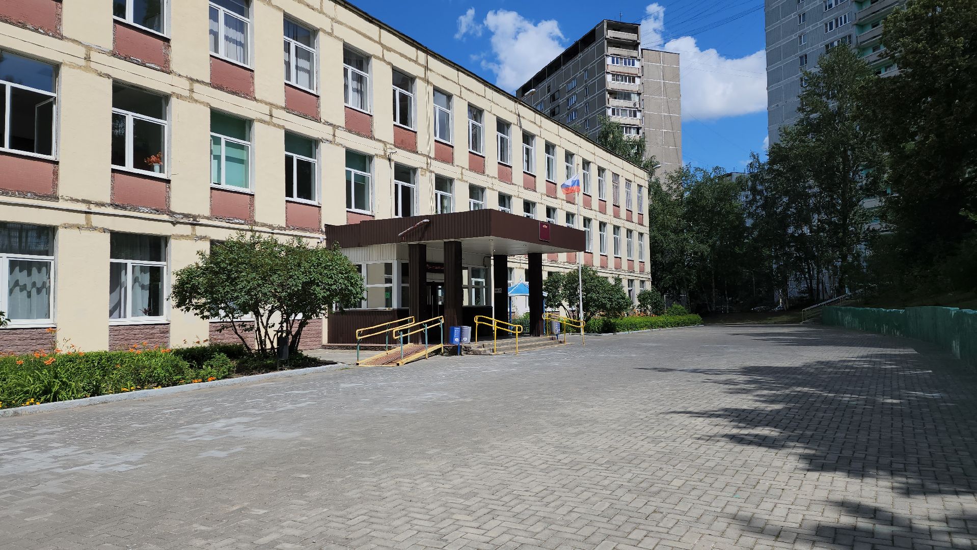 школьные каникулы, трудовая занятость подростков, трудовая бригада,