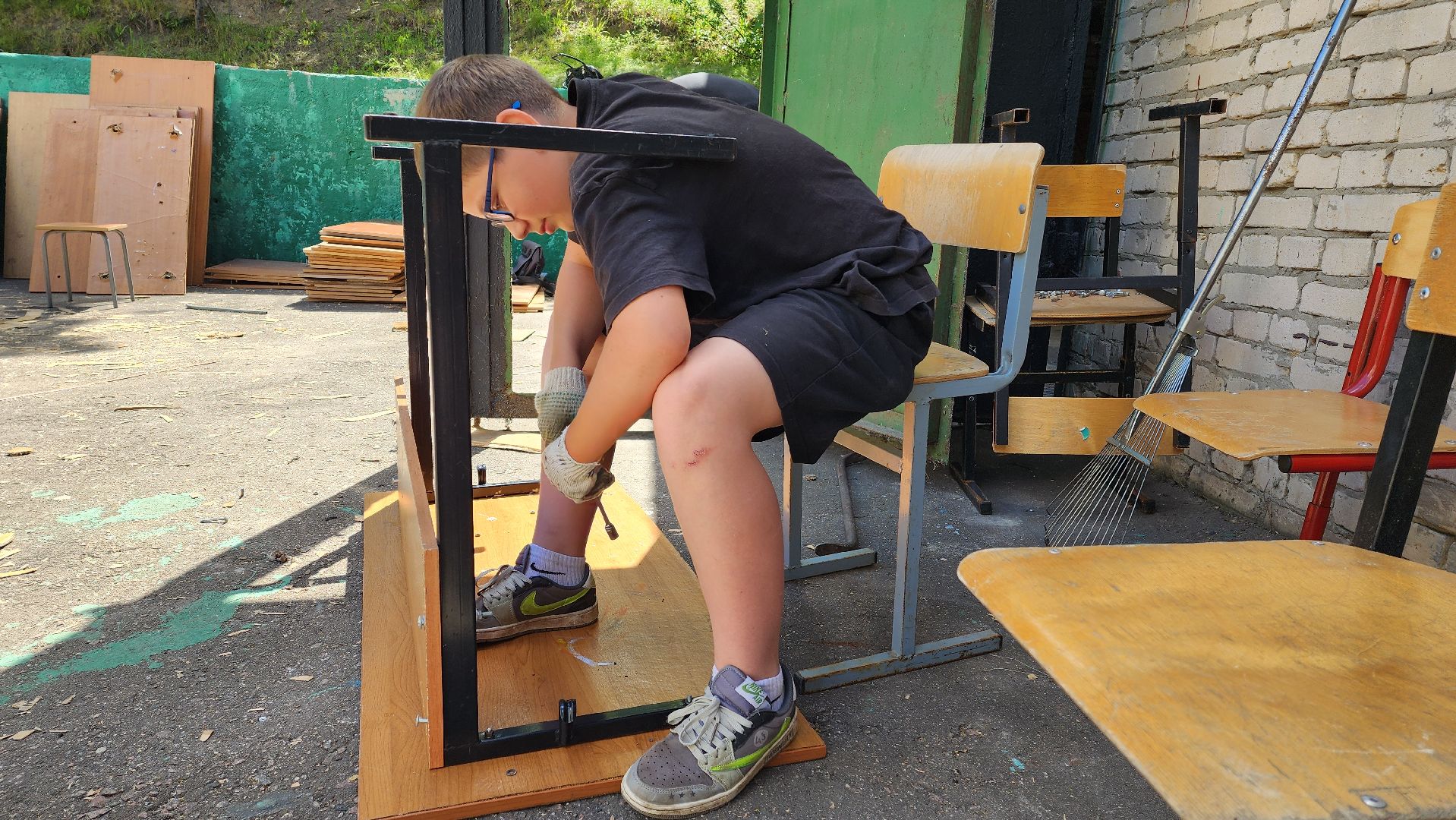 школьные каникулы, трудовая занятость подростков, трудовая бригада,