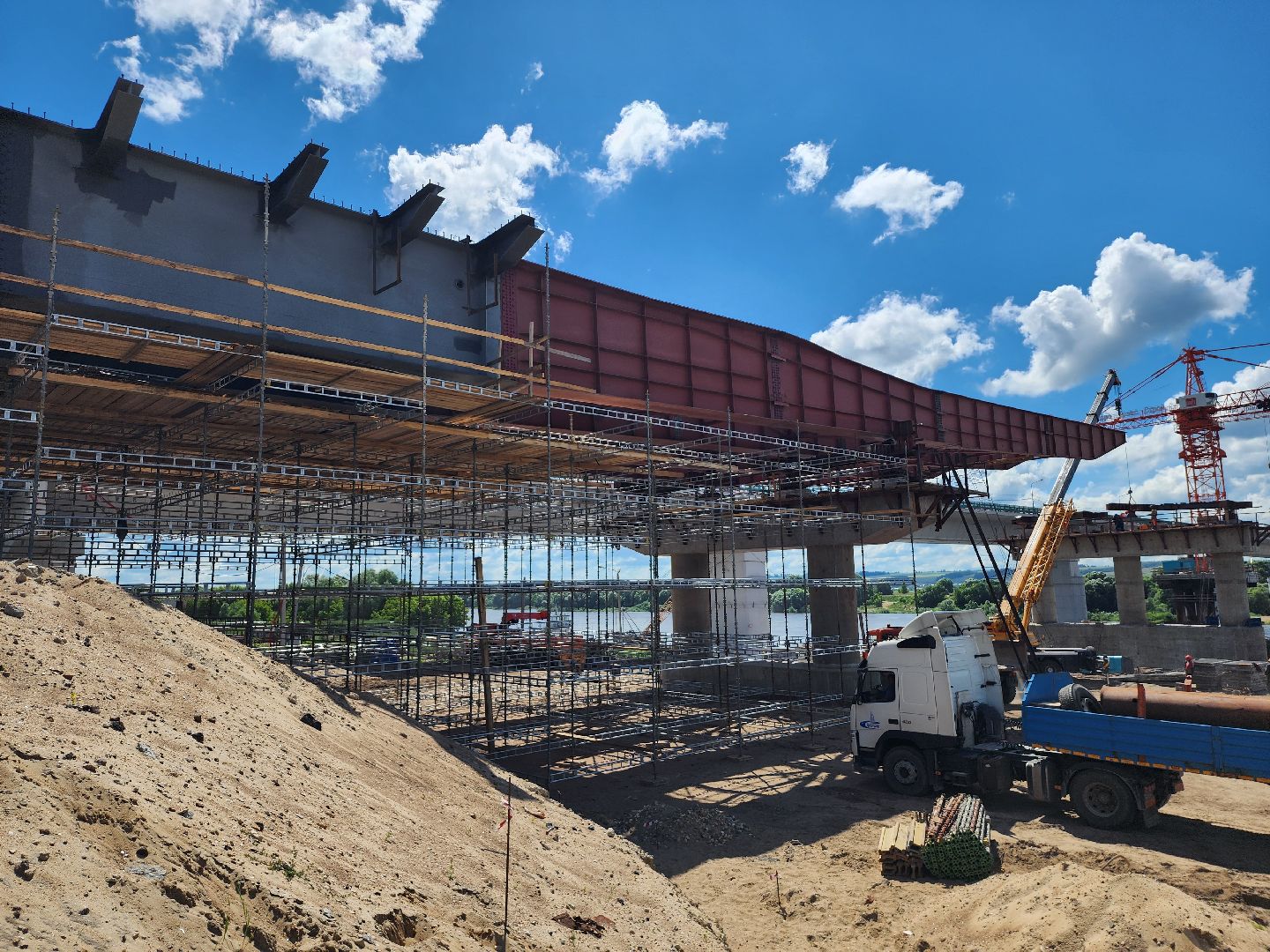 серпухов, мост через Оку, строительство моста, трасса М2, мост имени подольских курсантов, надвижка пролета,