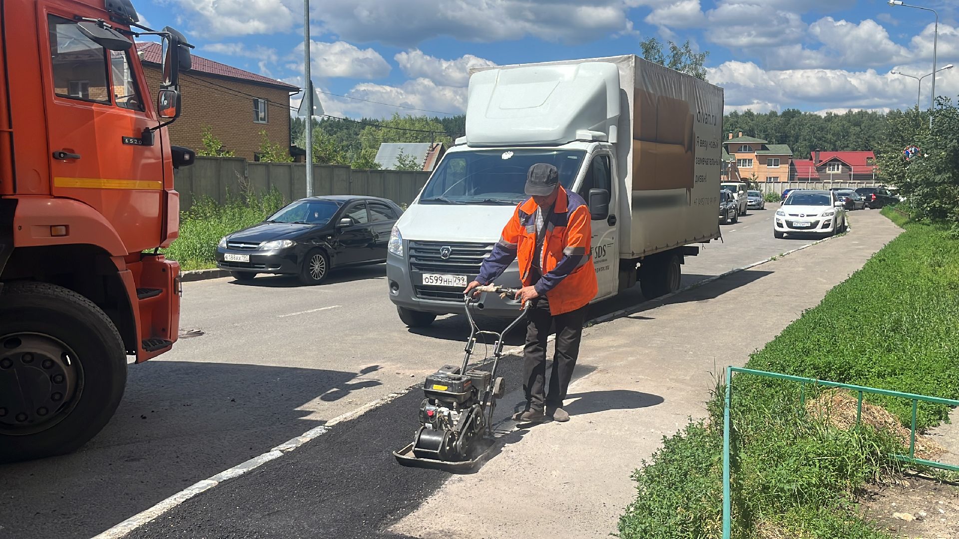 ямы, ямы на дорогах, ямочный ремонт, ремонт дорог,