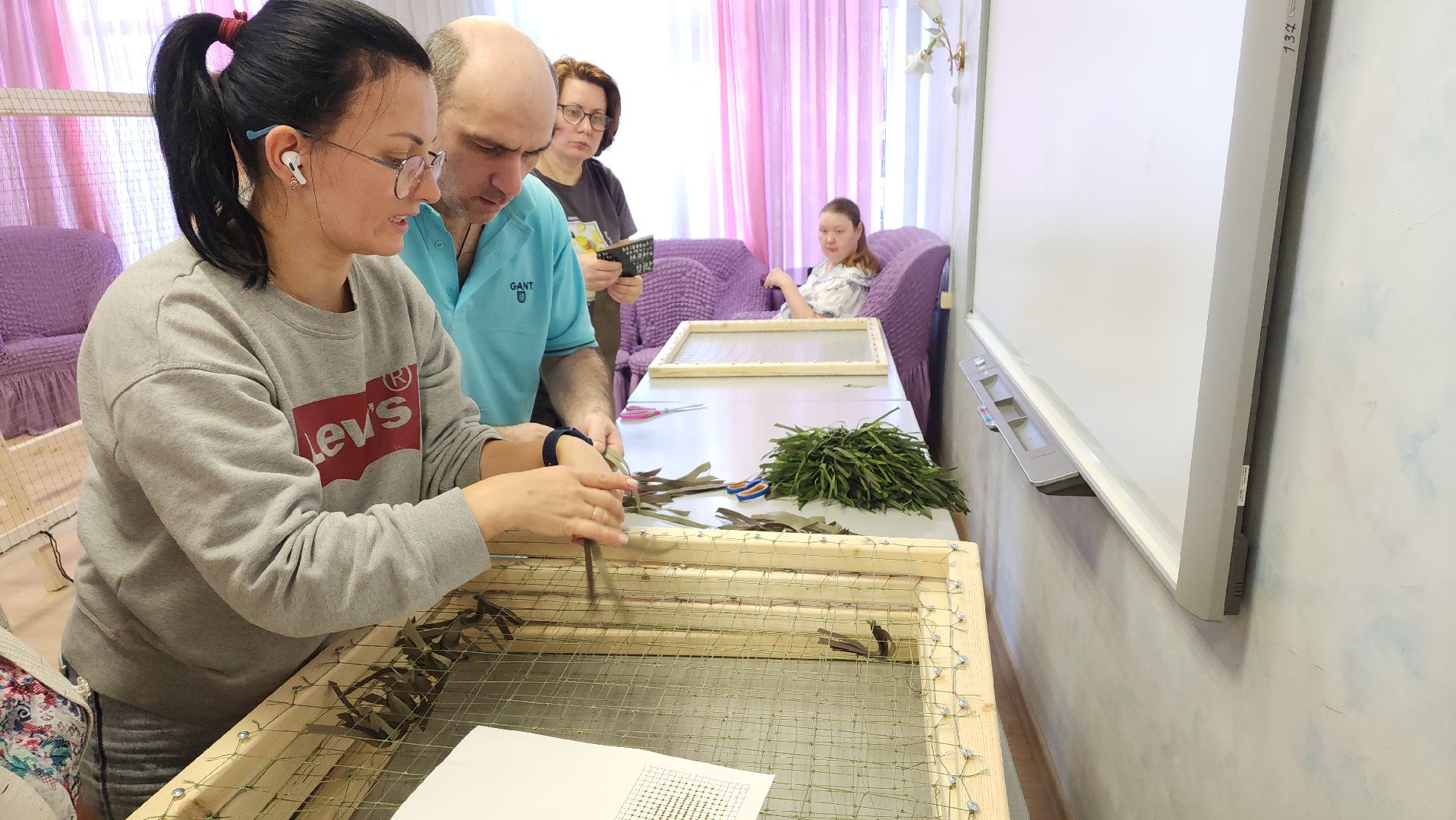 ивантеевка, маскировочные сети, сво, волонтерское движение, помощь сво, дети с овз, инвалиды, социальная адаптация,