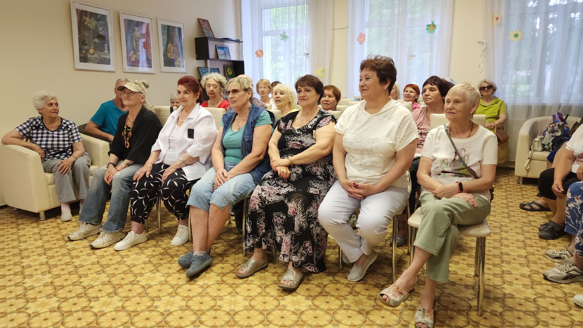 пушкино, центр социального обслуживания, музыка, баян, концерт, получатели социальных услуг, зрители, музыкант,