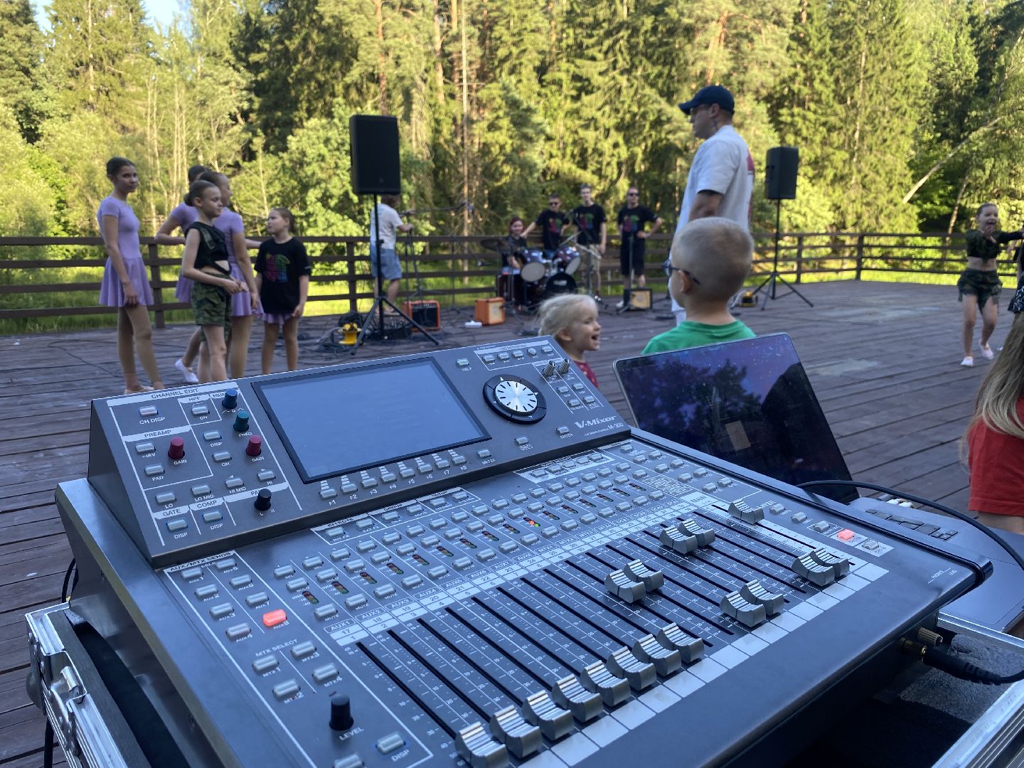 День молодежи во Власихе, праздник молодежи, верхнее озеро во власихе, академия творчества, красная звезда рвсн,