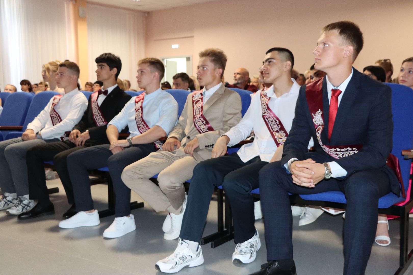 лотошино, лотошинская школа 1, образование, выпускной 2024, выпускник 2024,