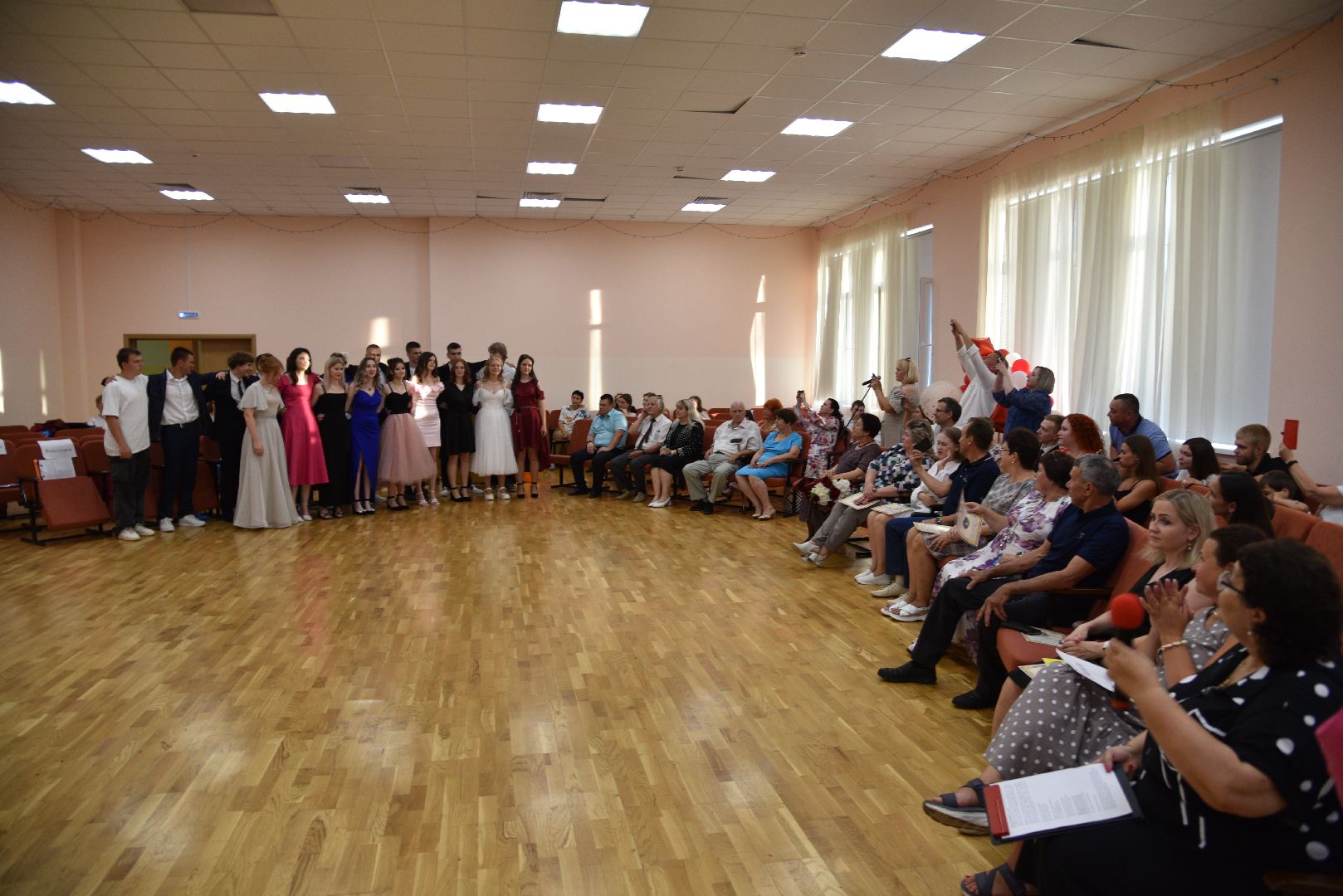 лотошино, лотошинская школа 2, выпускники, выпускник 2024, выпускной 2024, образование,