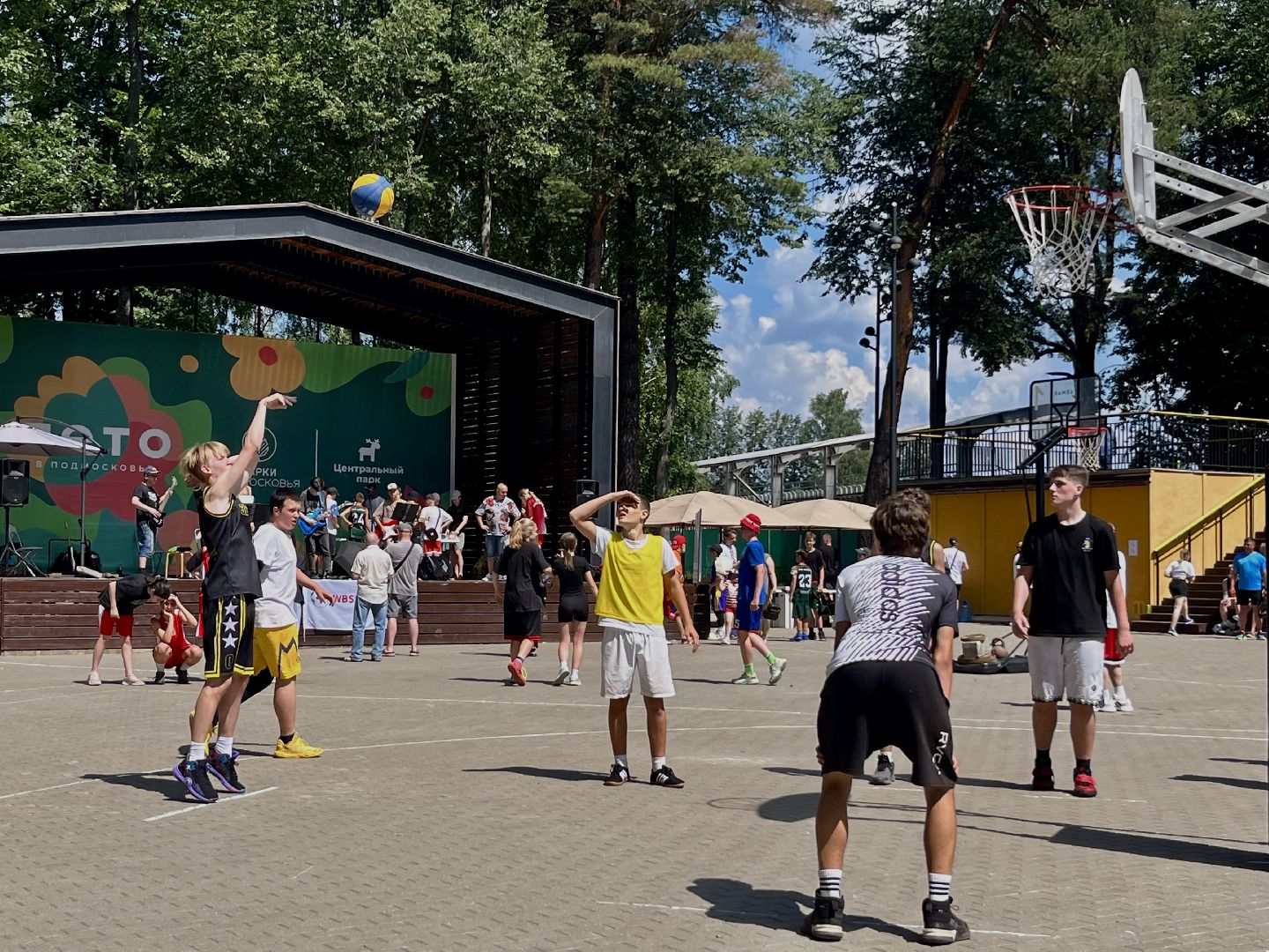 наро-фоминск, день молодежи, центральный парк наро-фоминска, стритбол, молодежный центр наро-фоминск,