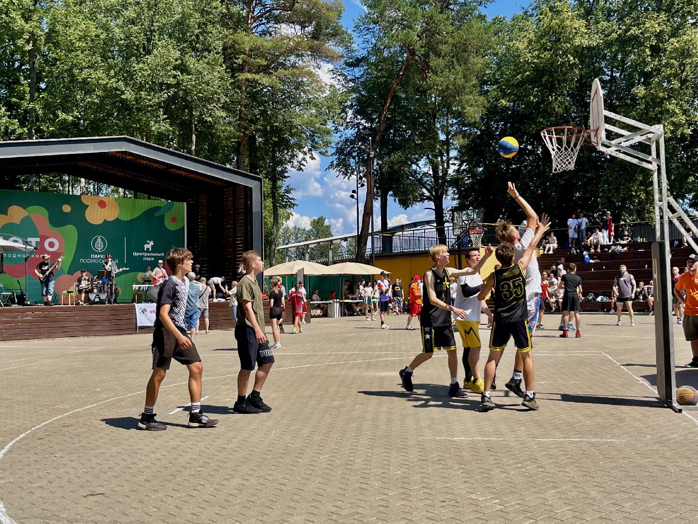 наро-фоминск, день молодежи, центральный парк наро-фоминска, стритбол, молодежный центр наро-фоминск,