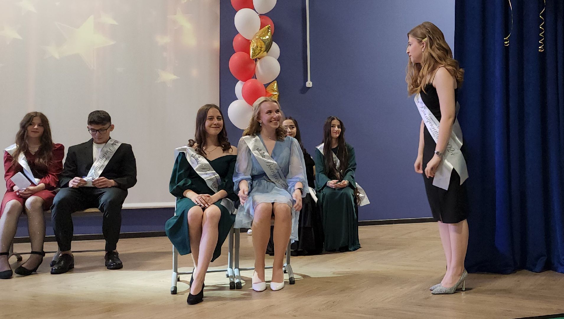 выпускной вечер, вручение аттестатов, мультистобалльница,