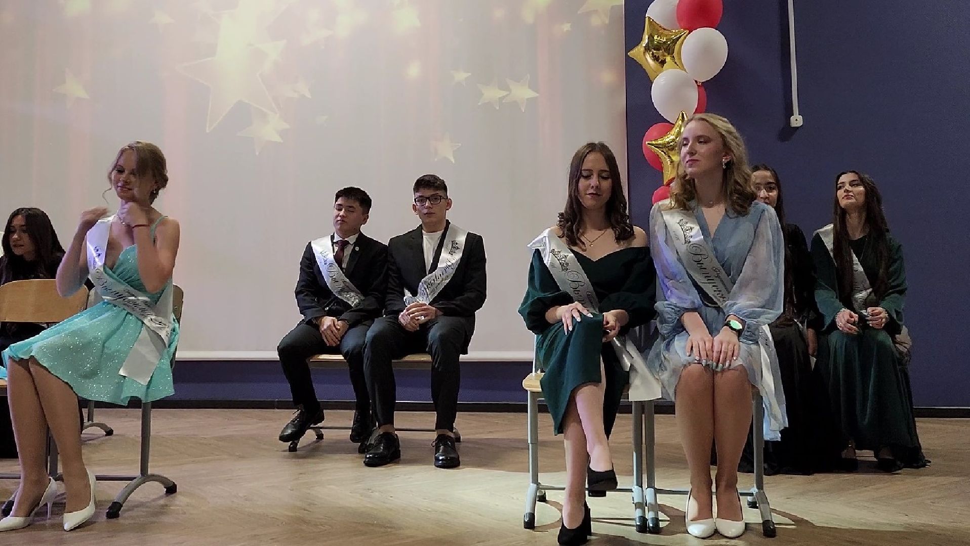 выпускной вечер, вручение аттестатов, мультистобалльница,