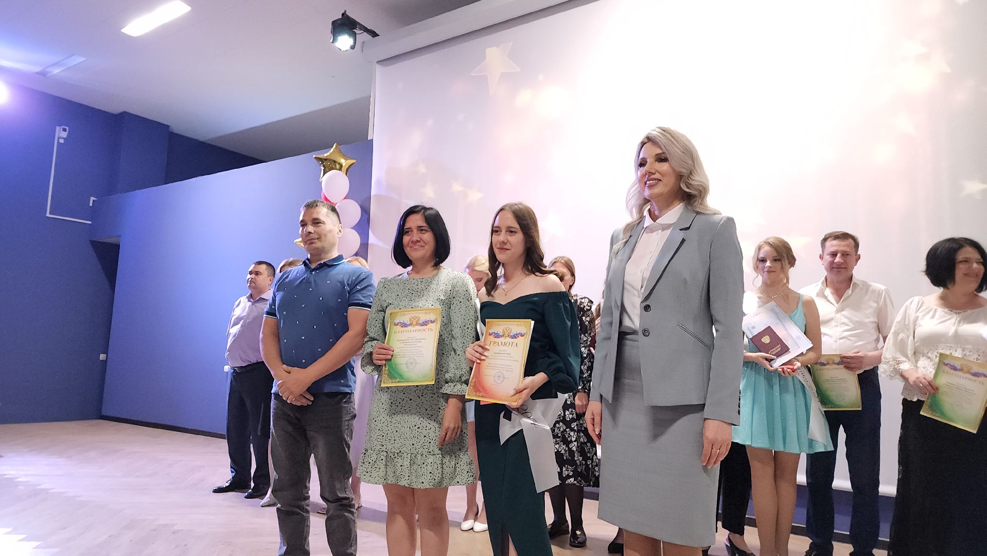 выпускной 2024, вручение аттестатов, поздравление,