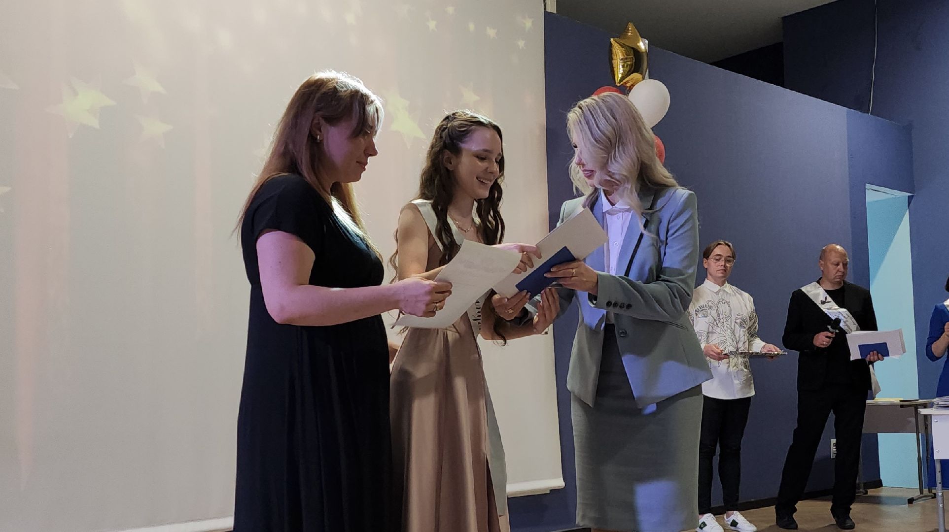 выпускной 2024, вручение аттестатов, поздравление,