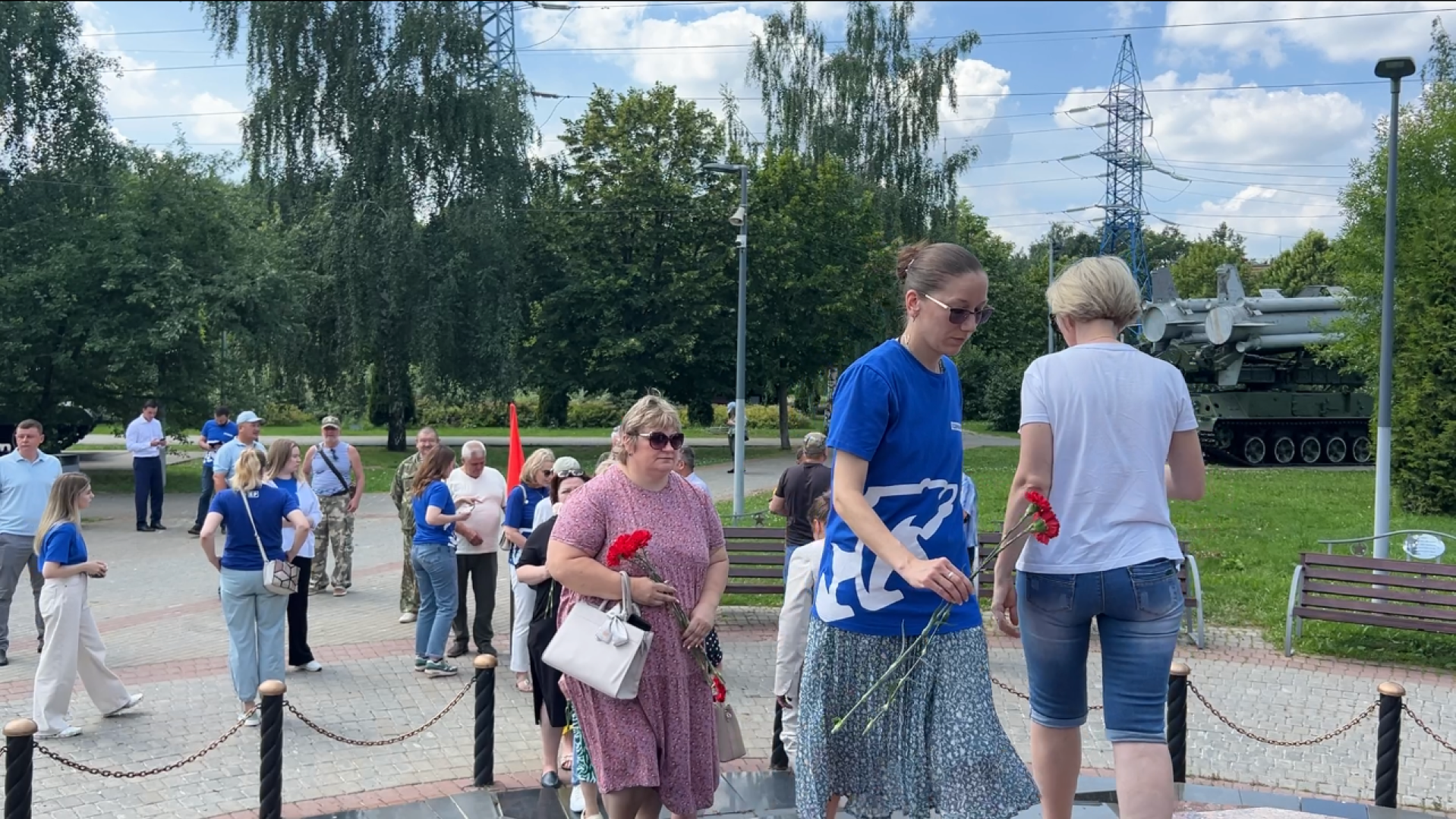 химки, ветераны боевых действий, возложение цветов, монумент, день памяти,