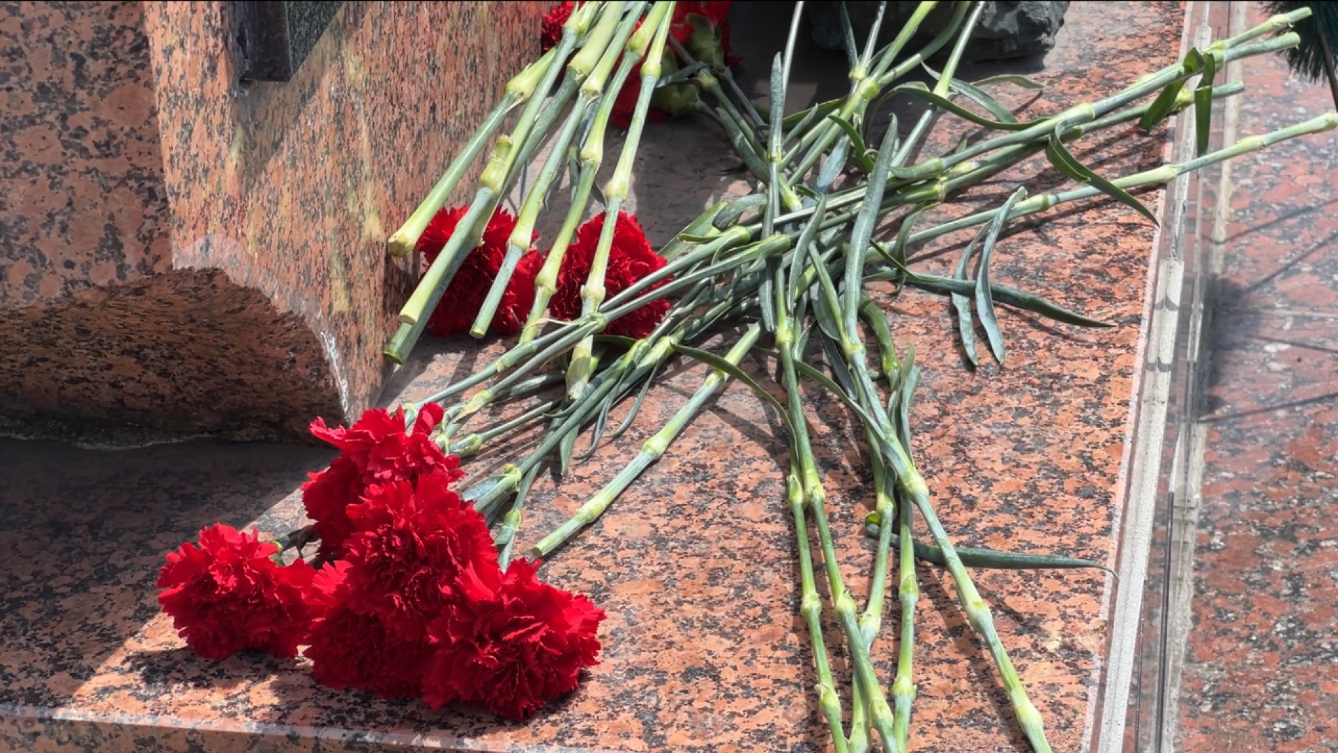 химки, ветераны боевых действий, возложение цветов, монумент, день памяти,