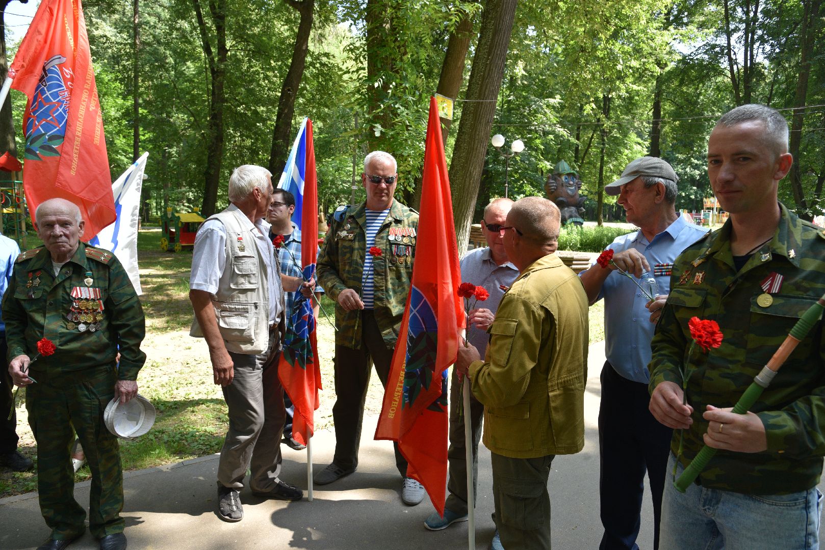 лотошино, лотошинский парк, день ветеранов боевых действий, парки подмосковья, боевое братство,