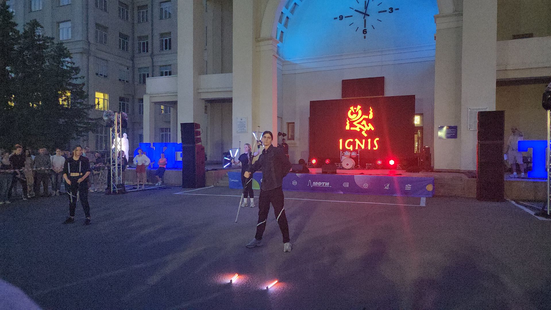 долгопрудный, мфти, Игнис, файершоу, светодиодное шоу, Выпускной МФТИ 2024,