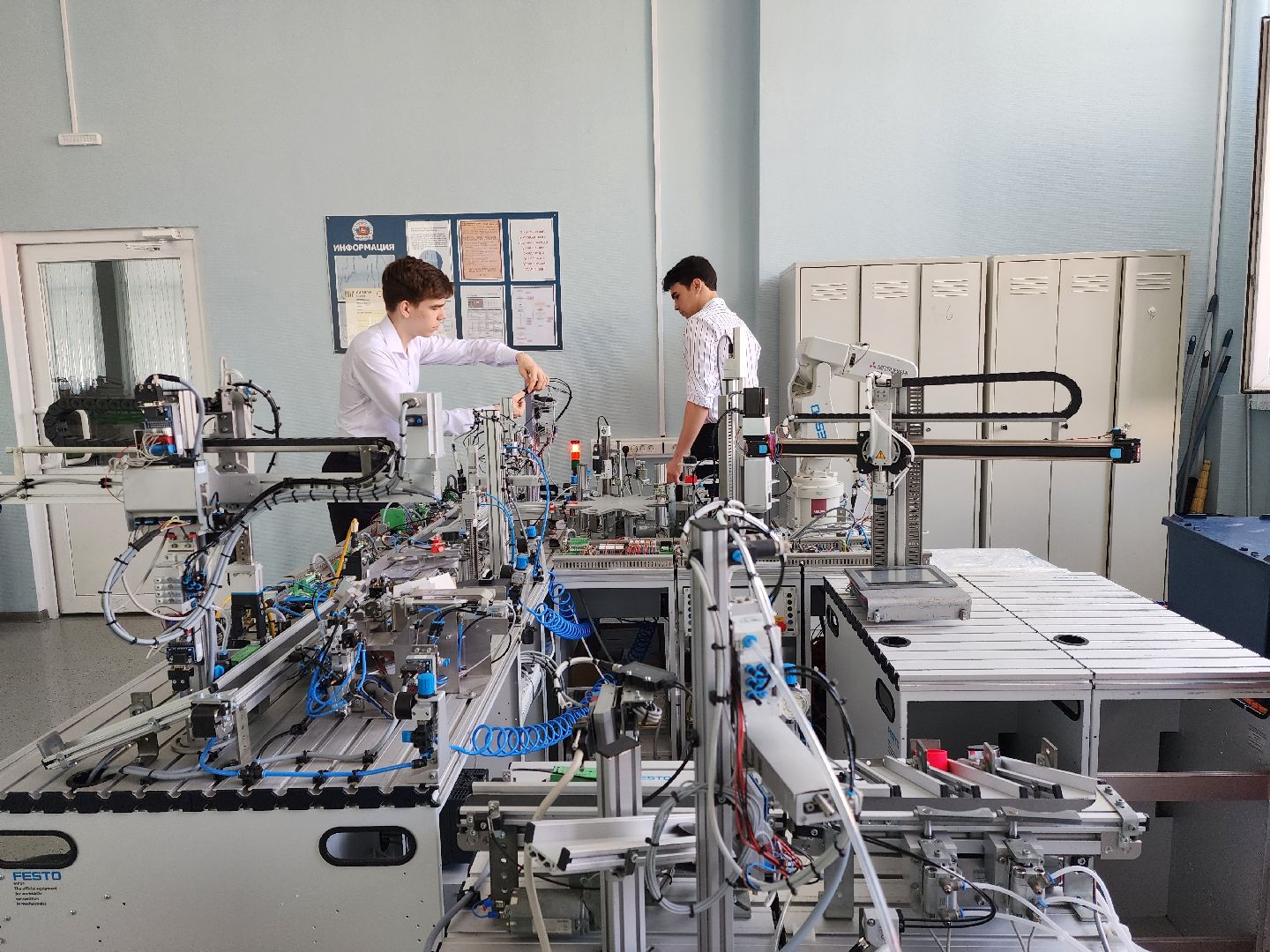 раменское, образование, профессионалы-2024, студенты раменского колледжа стали золотыми призерами по мехатронике,