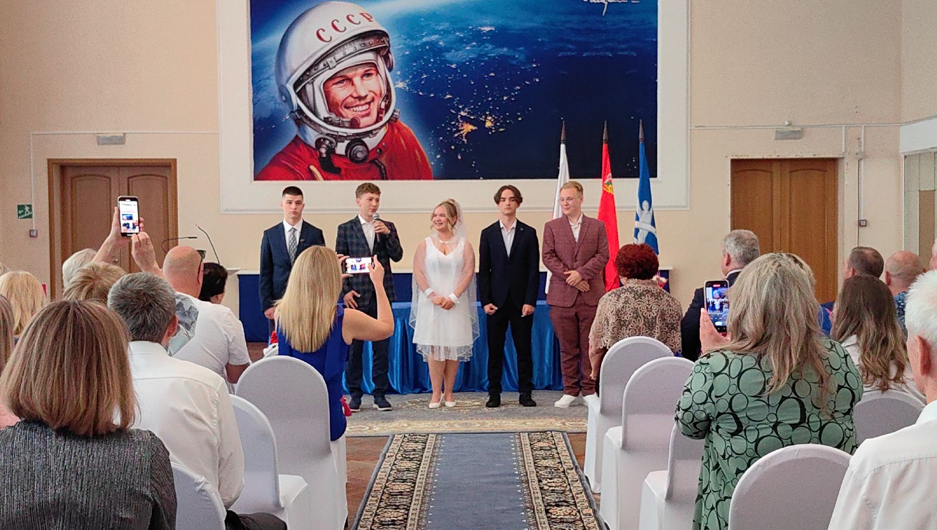 выпускники, медалисты, глава округа, награда, грамоты, обучение, звездный городок,