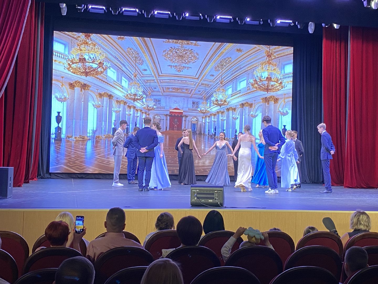 выпускник 2024, школа перспектива власиха, Выпускной 11 класс Перспектива, Перспектива выпускной, вручение аттестатов,