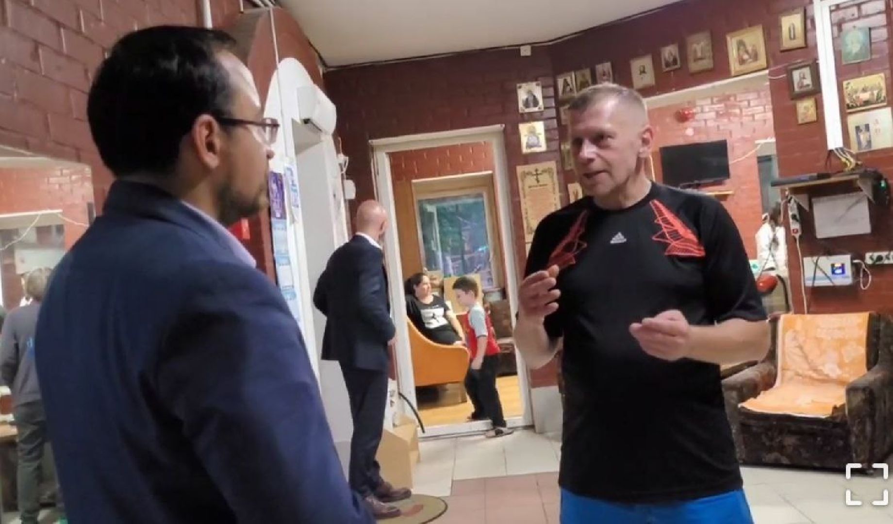 приют, проект Добрые сказки, благотворительая акция, волонтеры, бф Хофф, щёлково,