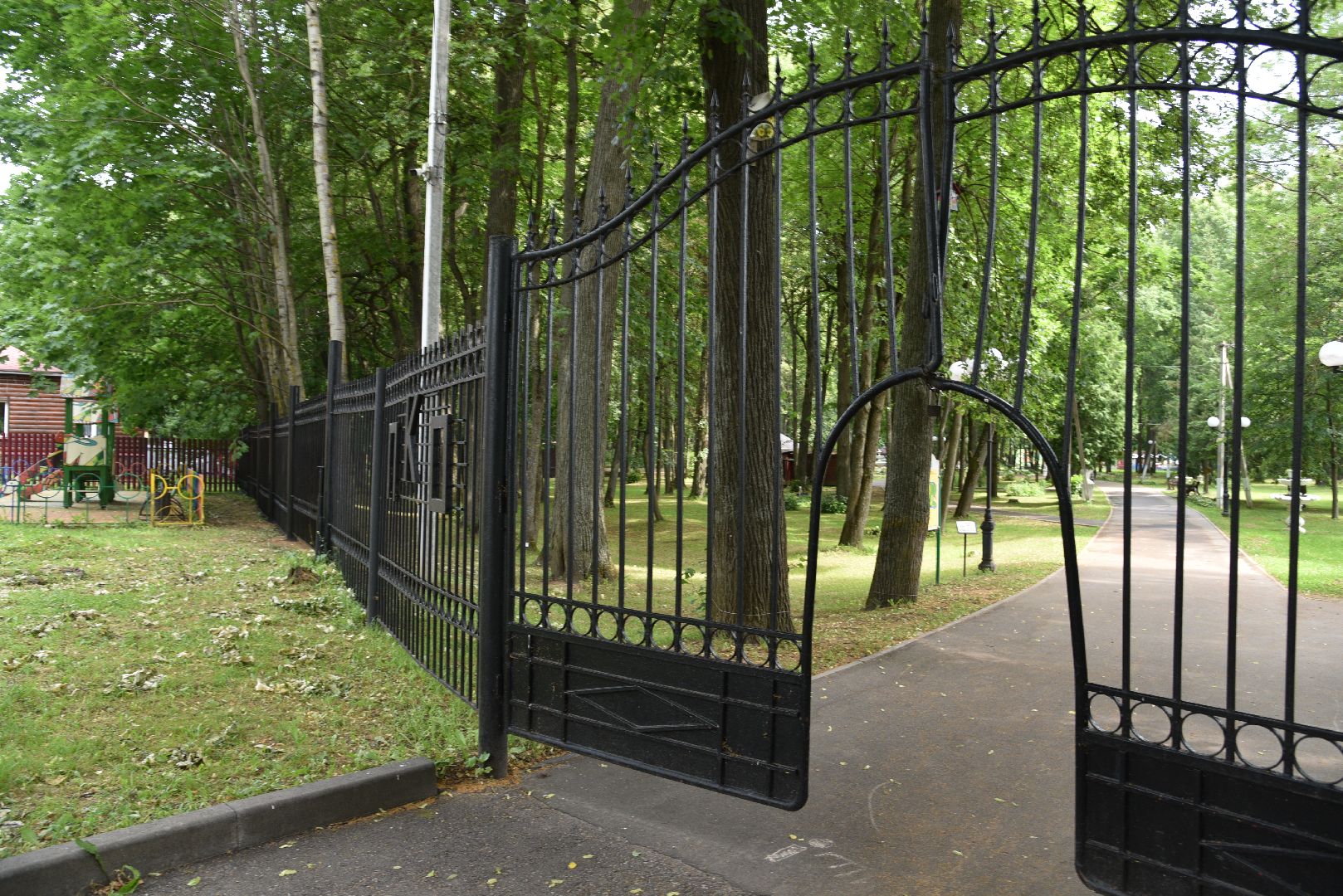 лотошино, лотошинский парк, забор, благоустройство, парки подмосковья,