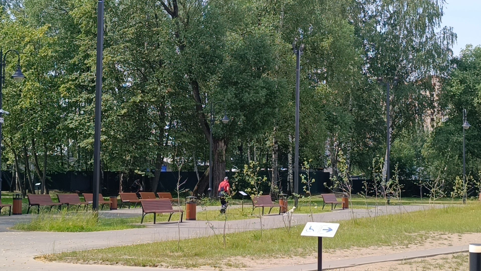 Парк, покос травы, уборка мусора, лобня,