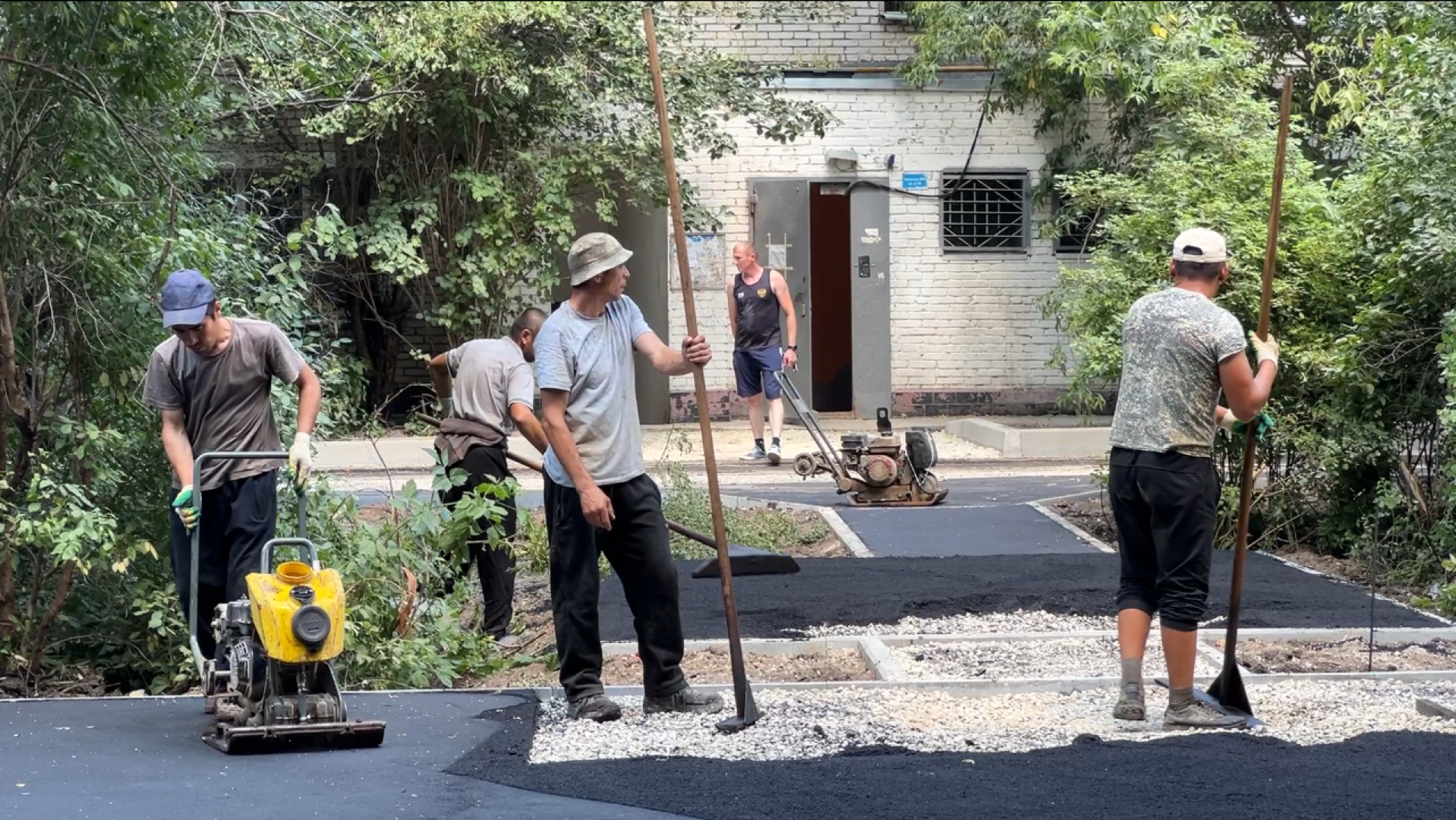 химки, благоустройство, благоустройство дворов, замена асфальта во дворе,
